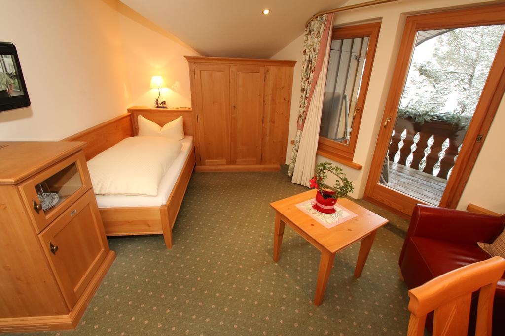 Todnauerberg Hotel Im Schwarzwald トートナウベルク 部屋 写真