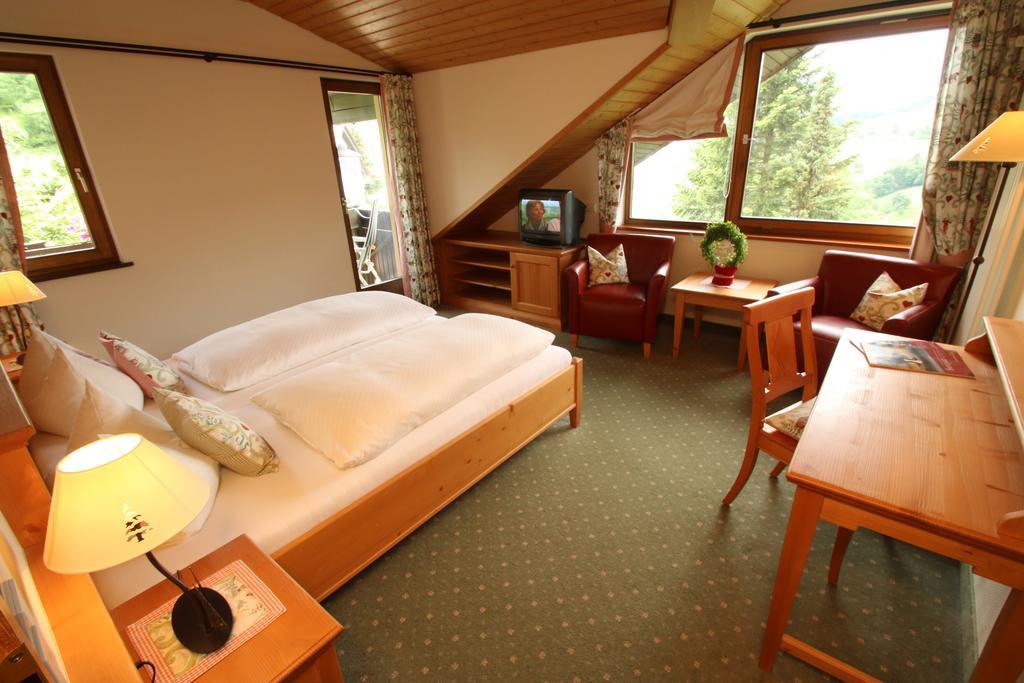 Todnauerberg Hotel Im Schwarzwald トートナウベルク 部屋 写真